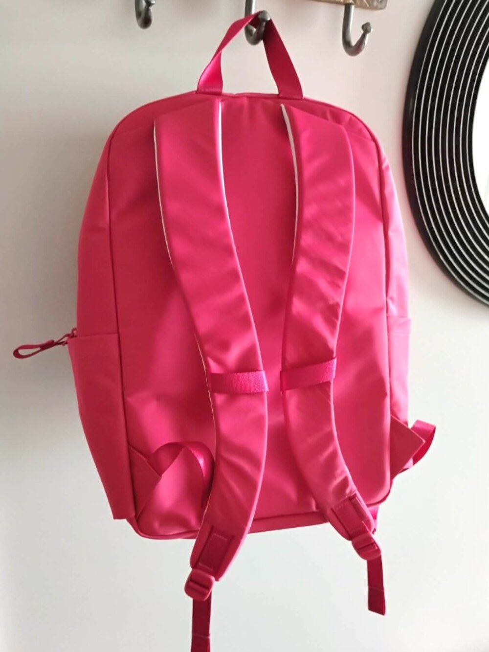 Lululemon Everywhere Backpack 22L in "Raspberry Coulis" - Picture 3 of 10